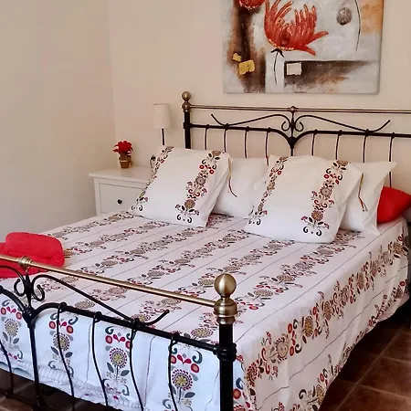 Vila Consuelo - Quiet Location Close To Buzanada